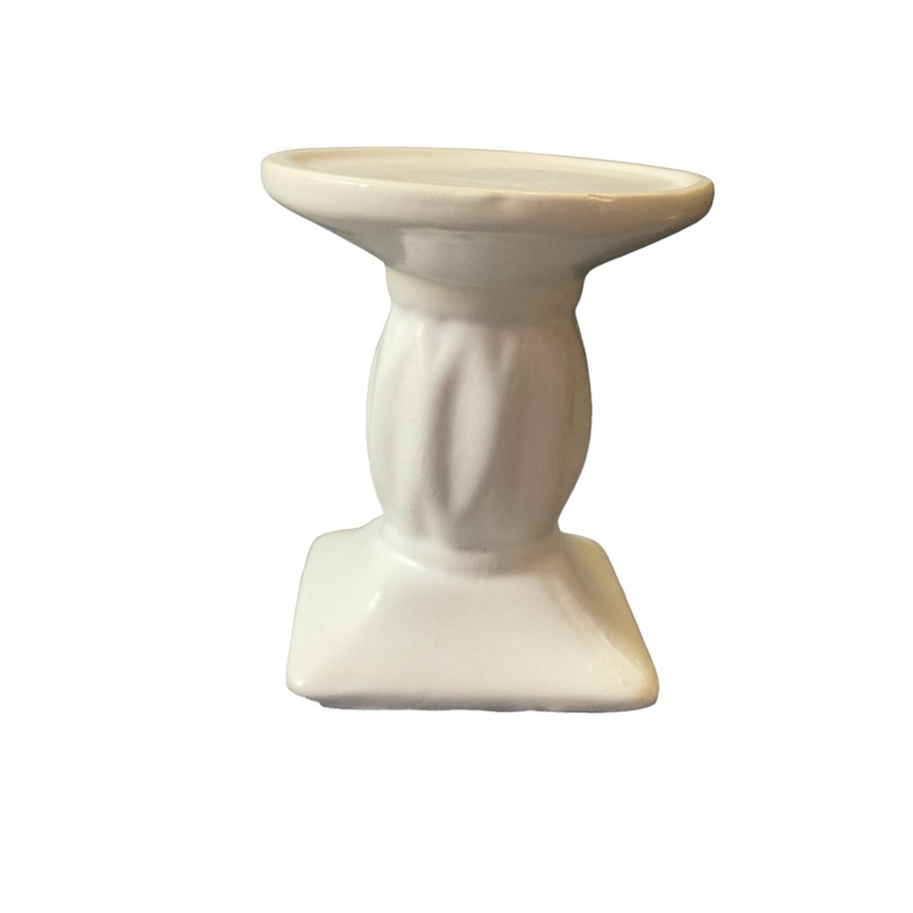 🕯️✨ Elegant Candle Holder